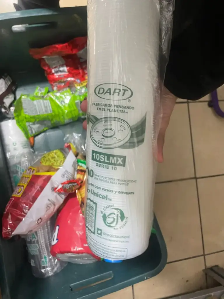 Tapa de unicel 100 pz, dart, paquete