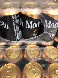 Cerveza negra de 437 ml 24 latas, modelo, charola
