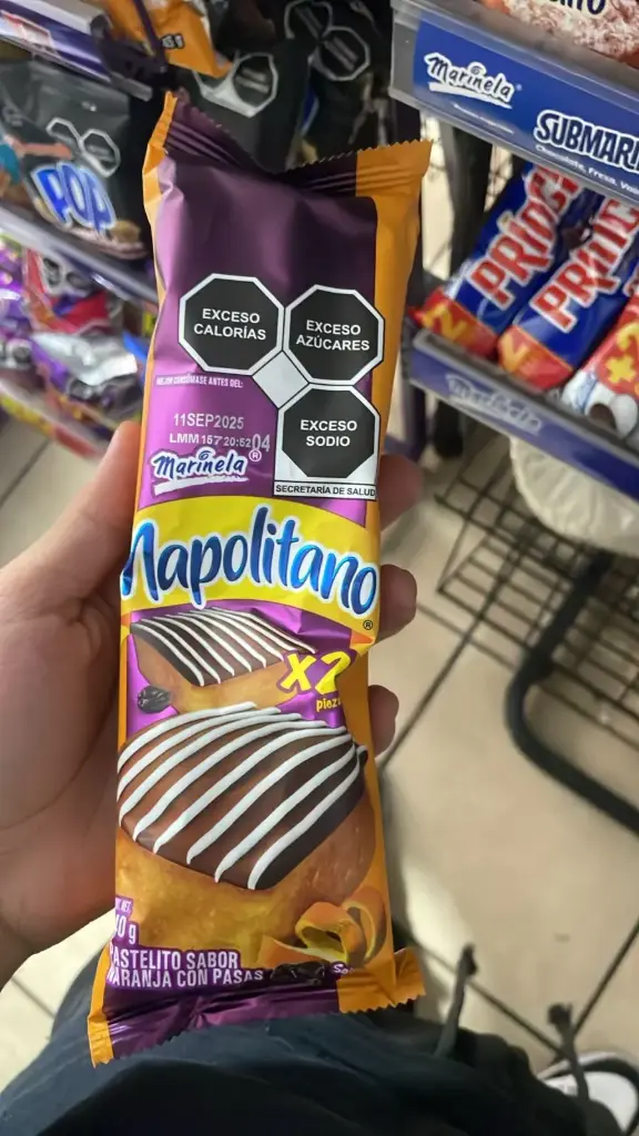 Napolitano naranja con pasas 140 g, marinela, pieza