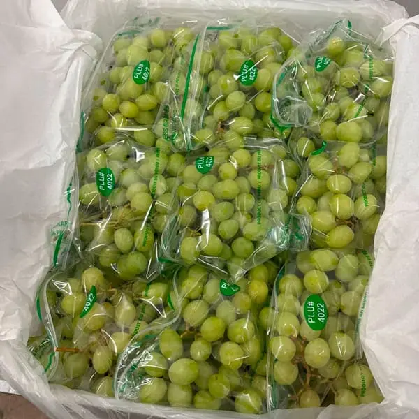 Uva verde aprox 8 kg, caja