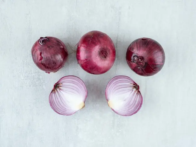 Cebolla morada, kilo (limpia)